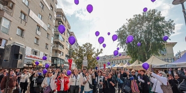 konakta-kadin-emegi-ve-dayanismasina-festival-gibi-kutlama.jpg
