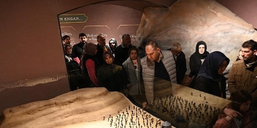 konya-buyuksehirin-siyer-sergisi-ramazanin-manevi-ikliminde-yogun-ilgi-goruyor.jpg