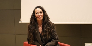 oyuncu-zeynep-ozyagcilar-ile-8-marta-ozel-soylesi.jpg