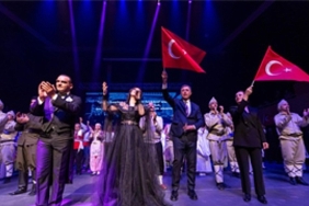 uyan-memet-canakkale-ruhunu-sahneye-tasidi.jpg