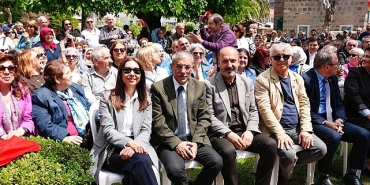 baskan-dutlulu-canli-yayinda-manisanin-degerlerini-anlatti.jpg