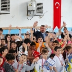 bucada-23-nisan-coskusu-havuza-tasindi.jpg