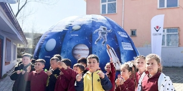 canikte-genc-kasifler-uzayla-bulusuyor-gokyuzunu-ogreniyor.jpg