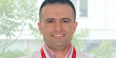 cocugunuz-kulagini-cok-sik-cekiyorsa-dikkat.jpg