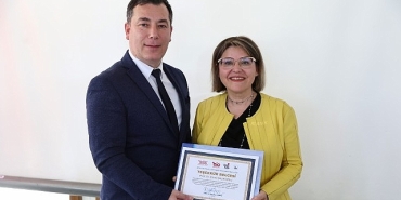 deu-bilim-kafe-sohbetlerinin-6nci-bulusmasinda-bilimin-isiginda-gunesten-nasil-korunmaliyiz-konusuldu.jpg