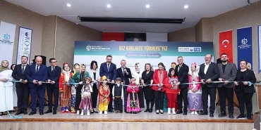 ko-mekte-ucuncu-yil-sonu-sergisi-golcukte-acildi.jpg