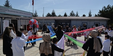 otizm-farkindalik-ayina-renkli-etkinlik.jpg