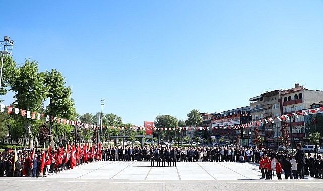 19-mayis-inegolde-coskuyla-kutlandi.jpg