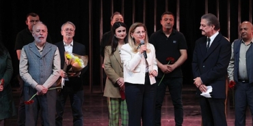 bakirkoyde-tarik-akanin-hayati-sahneye-tasindi.jpg