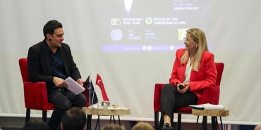 baskan-ovalioglu-universitelilerle-bulustu.jpg
