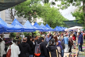 bayindir-cicek-festivalinde-3-gun-coskusu-sokaklar-ziyaretci-akinina-ugradi.jpg