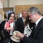 demirtasta-osmek-kursiyerlerinin-el-emegi-sergilendi.jpg