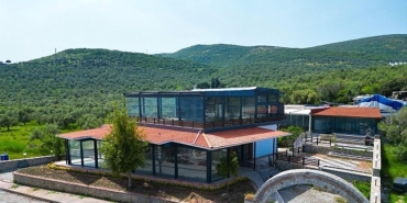 dikilide-cumhuriyet-meydani-ve-sanat-merkezi-heyecani.jpg