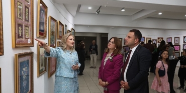 ebru-ve-kaat-i-sergisi-acildi.jpg