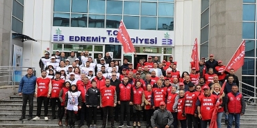 edremitte-1-mayis-coskuyla-kutlandi.jpg