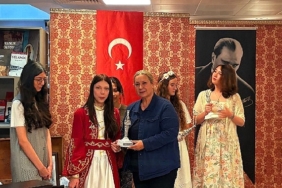 efes-selcuklu-ogrenciler-mubadeleyi-muzik-ve-tiyatro-ile-anlatti.jpg