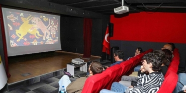 genc-yonetmenlerden-buca-belediyesine-tesekkur.jpg
