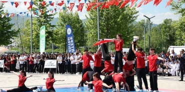 kartepede-19-mayis-coskusu.jpg
