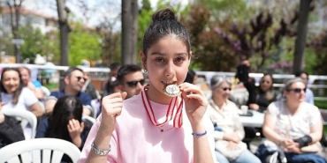 keciorende-dunya-colyak-gunune-ozel-anlamli-kutlama.jpg