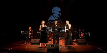 maltepe-belediyesi-kent-orkestrasi-emek-sarkilari-konseriyle-sahne-aldi.jpg