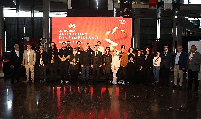 osmangazi-belediyesi-sinemaseverleri-bursada-bulusturdu.jpg