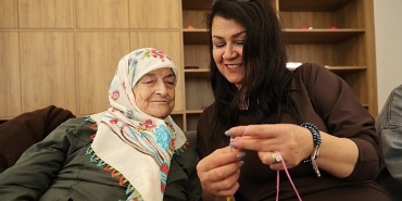 osmangazide-huzurevi-sakinlerini-mutlu-eden-bulusma.jpg