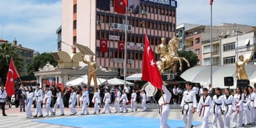 pehlivandan-19-mayis-mesaji-gencligin-yaninda-olmak-gelecege-sahip-cikmaktir.jpg