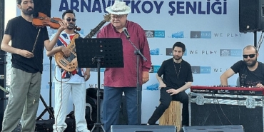 arnavutkoyde-bogazici-coskusu-22-geleneksel-arnavutkoy-senligi.jpg