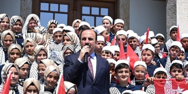 baskan-altay-bilgehanelerde-egitim-alarak-tamami-hafizlik-imam-hatip-okullarini-kazanan-ogrencilerle-bulustu.jpg