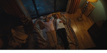 basrollerinde-greta-lee-ve-wagner-mourayi-bulusturan-son-ev-7-agustosta-netflixte.jpg
