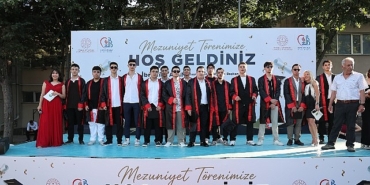 bayrampasada-liselerde-mezuniyet-coskusu.jpg