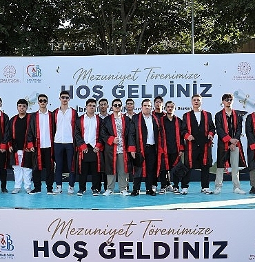 bayrampasada-liselerde-mezuniyet-coskusu.jpg