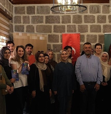 bir-kitap-bir-sehir-bir-yazar-ankarayi-kesfetti.jpg