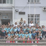 bornovali-minik-eller-toprakla-bulusuyor.jpg