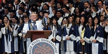 deu-tip-fakultesinde-48-donem-mezuniyet-coskusu-yasandi.jpg