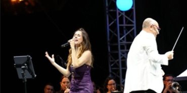 edip-akbayram-ve-volkan-konak-sarkilarla-anildi.jpg