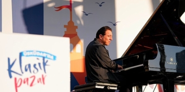 fazil-say-ile-perde-acildi-altin-karinca-odullu-klasik-pazar-ucuncu-yilinda-sanatseverlerle-bulustu.jpg