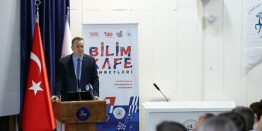 gelecegin-meslekleri-deude-konusuldu-alternatif-enerjide-egitim-ve-istihdam-odagi.jpg