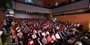 genc-akademiden-goz-dolduran-gece.jpg