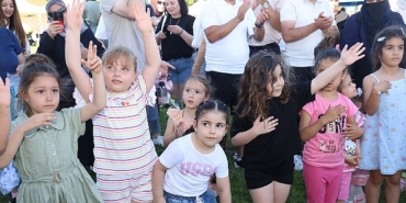 gunduz-ucurtma-yaptilar-aksam-konserde-bulustular.jpg