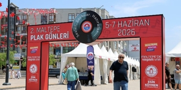 maltepede-nostalji-ruzgari-2-maltepe-plak-gunleri-basladi.jpg