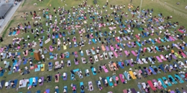 matlar-cimlere-serildi-kulturparkta-yoga-ruzgari-esti.jpg