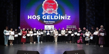 mezuniyet-sergisi-acilisi-ve-mezuniyet-soleni-zeytinburnu-kultur-sanatta-gerceklesti.jpg