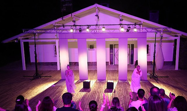 niluferde-kadin-oyunlari-festivali-sairler-mezarligi-ile-sona-erdi.jpg