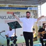 okuyan-sehirde-kitabin-gucu-herkesi-buyuluyor.jpg