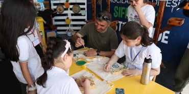 sifir-atik-festivalinde-bagcilar-belediyesi-standina-yogun-ilgi.jpg