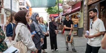 tarik-dursun-k-nin-izinde-izmir-turu.jpg
