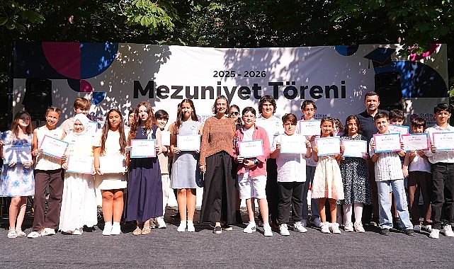 uskudar-cocuk-universitesinde-mezuniyet-coskusu.jpg