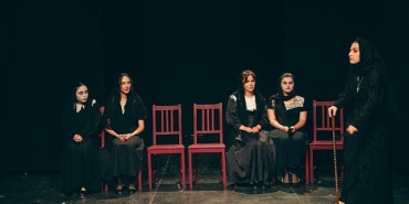 yeditepe-universitesi-ogrencilerinden-bernarda-albanin-evi-tiyatrosu.jpg