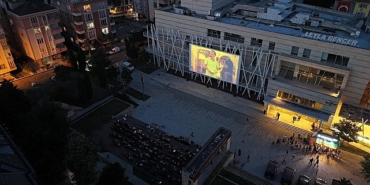 bakirkoyde-acik-hava-sinema-gunleri-basladi.jpg